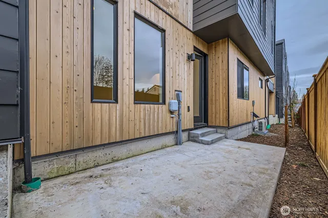 $899,950 | 1327 North 185th Street, Unit C, Shoreline, WA 98133