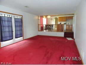 1095 Joe Skinner Road Belpre, OH 45714 - Photo 9 of 24 Family room