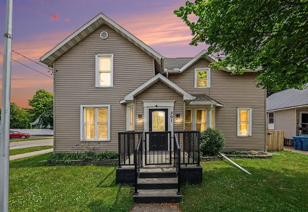 $179,000 | 301 Cypress Street, Manistee, MI 49660