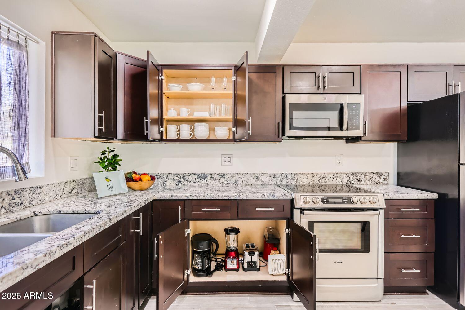 800 West Howe Street Tempe, AZ 85281 - Photo 22 of 59 kitchen