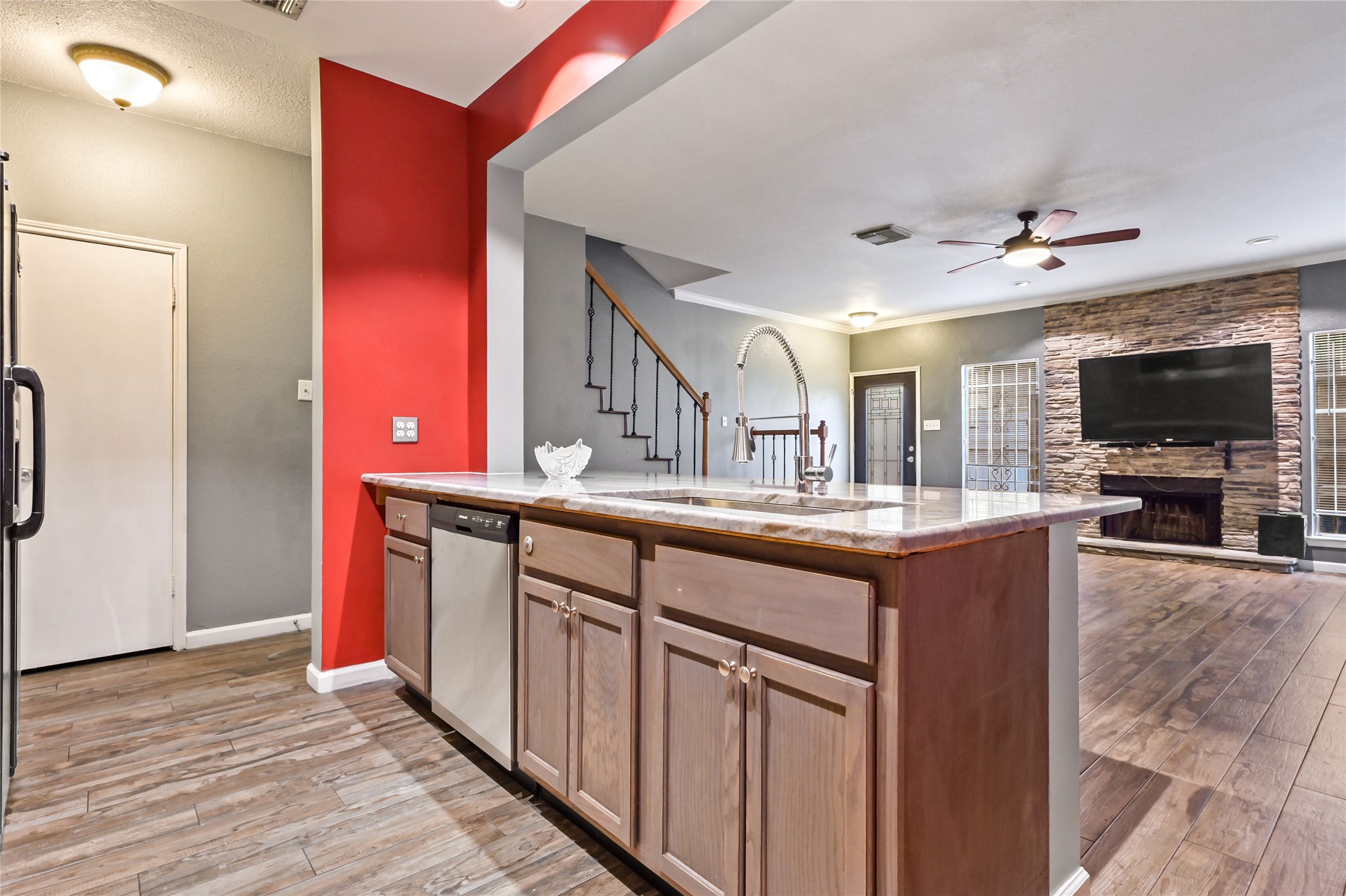 4001 Tanglewilde Street, Unit 404 Houston, TX 77063 - Photo 7 of 25