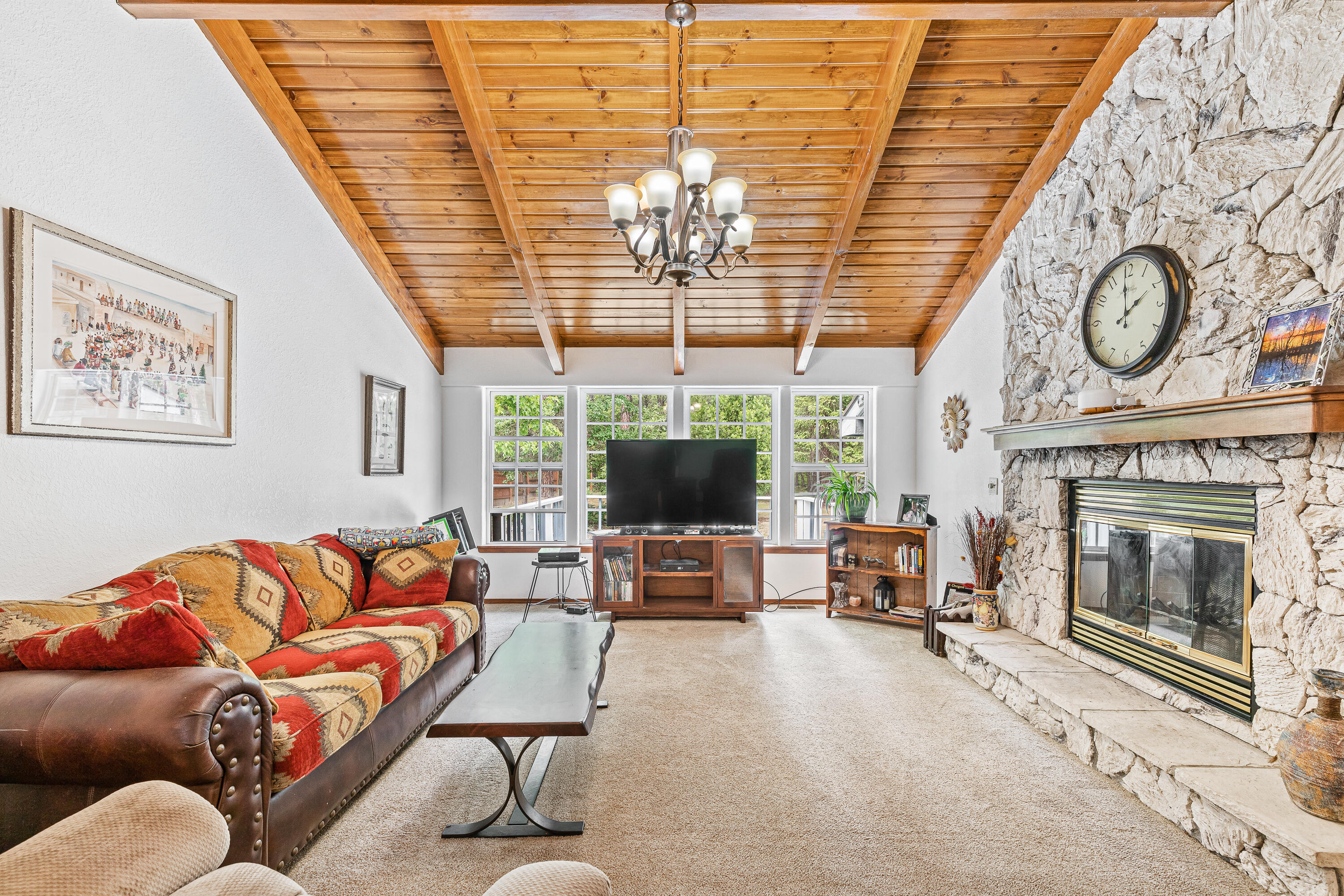 876 Minthorne Road Rogue River, OR 97537 - Photo 5 of 43 9R9A5112