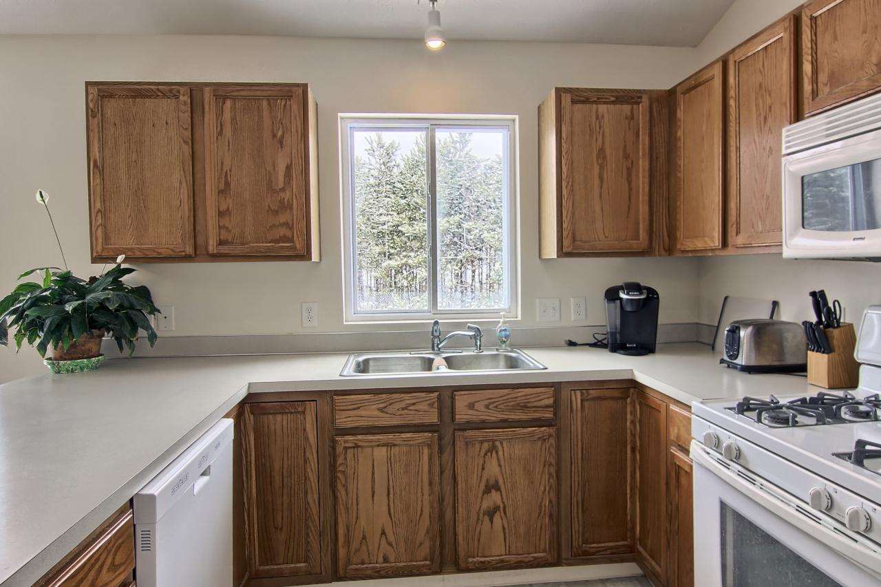 748 Strohm Road Traverse City, MI 49696 - Photo 5 of 26 1813933-4.JPG