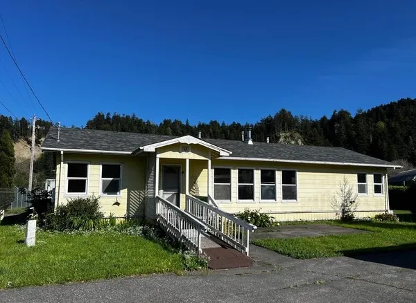 $269,000 | 471 Hilltop Drive, Rio Dell, CA 95562