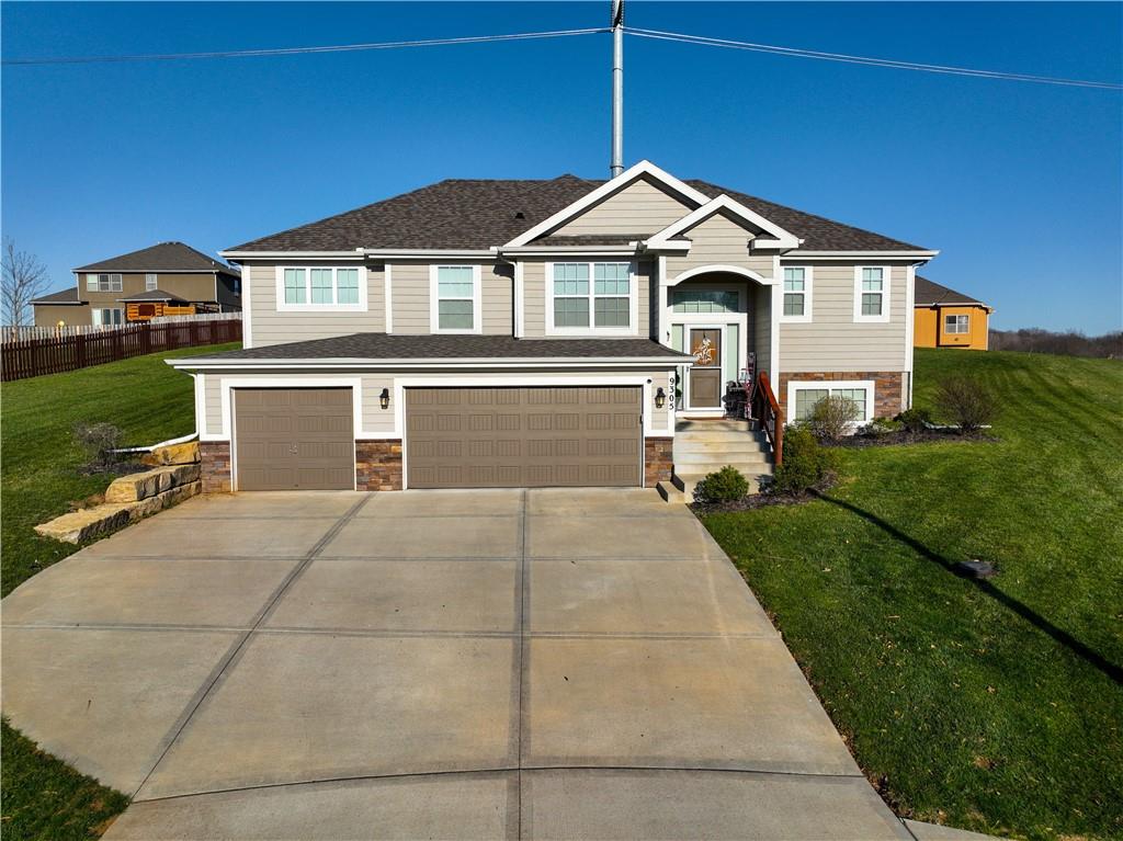 9305 North Highland Ct  