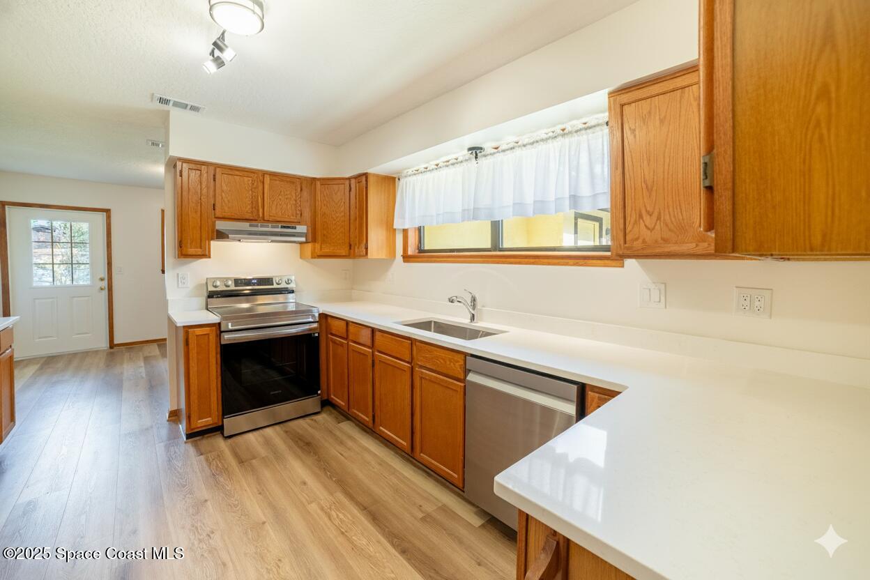 3772 East R Smyth Drive Mims, FL 32754 - Photo 5 of 29 Kitchen