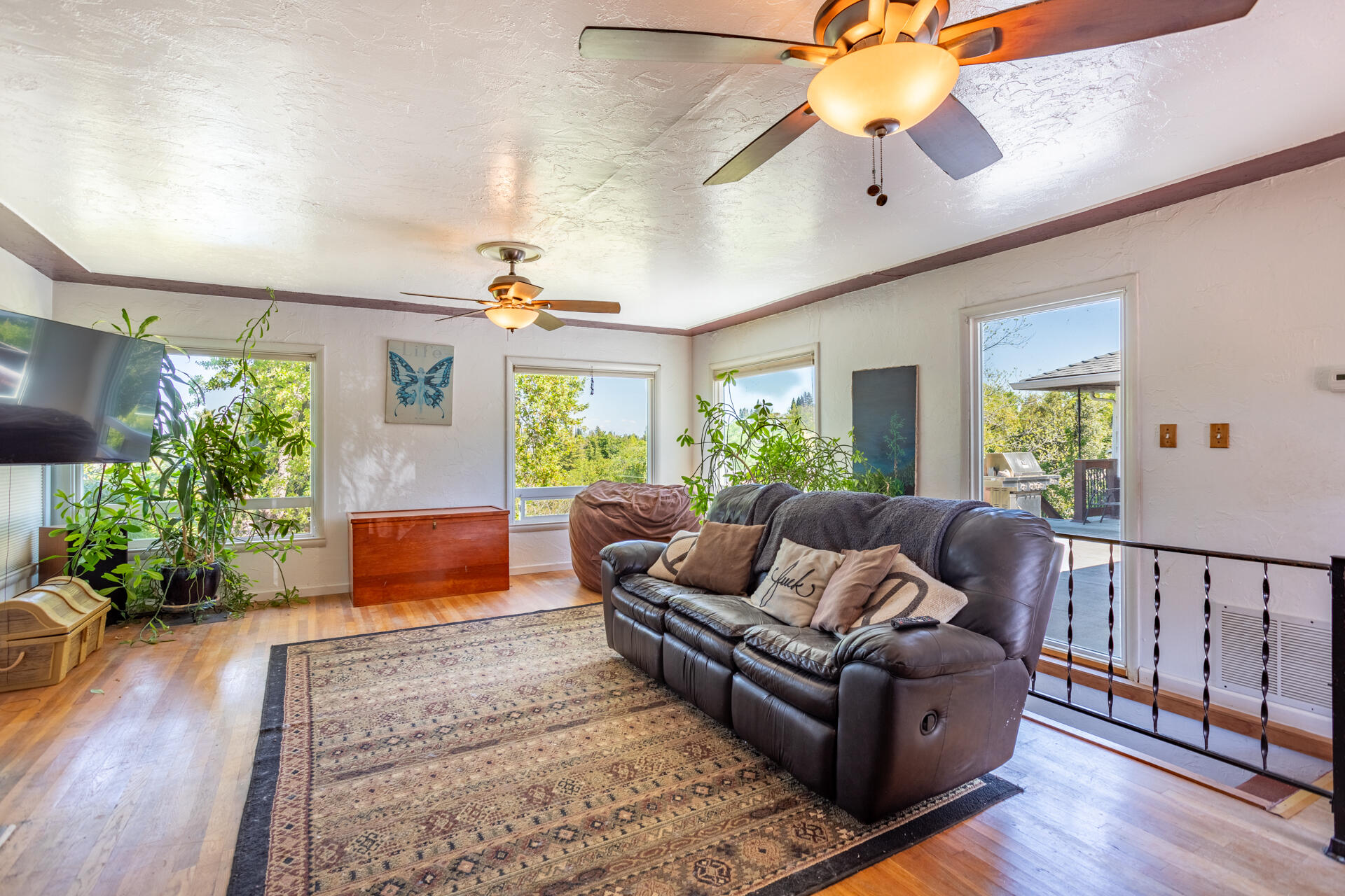 1591 Ridge Drive Redding, CA 96001 - Photo 3 of 25 IMG_2102-HDR