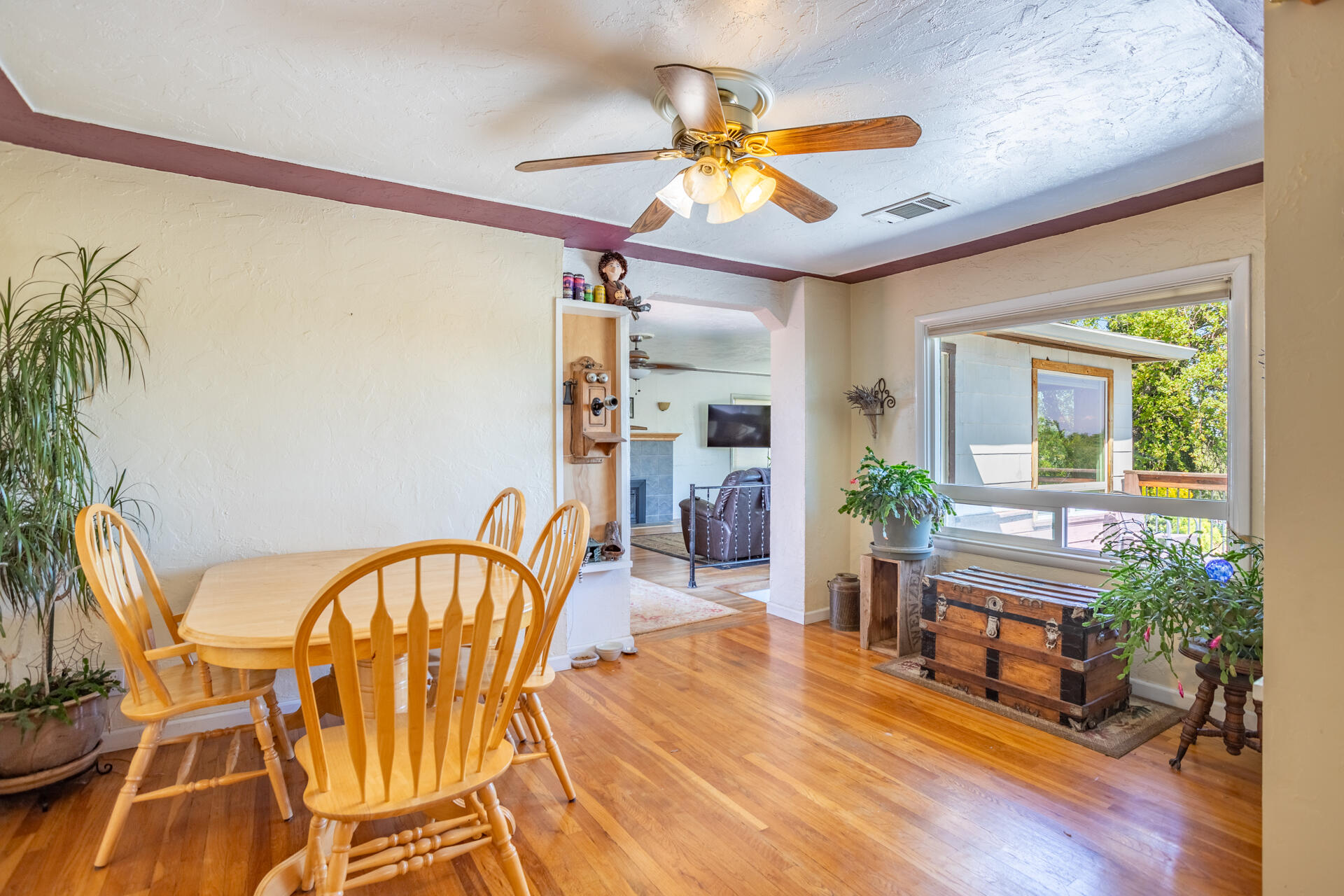 1591 Ridge Drive Redding, CA 96001 - Photo 6 of 25 IMG_2113-HDR