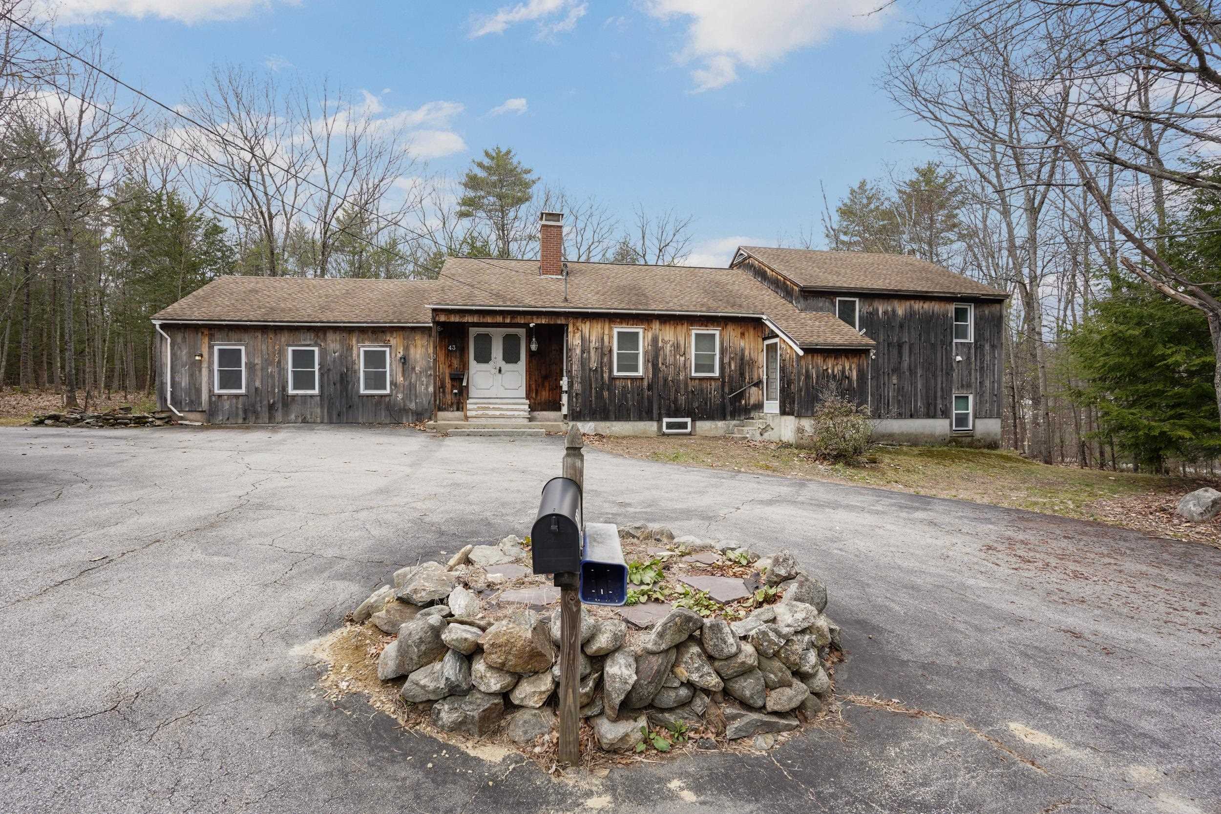 43 Snow Road Goffstown, NH 03045 - Photo 3 of 42 Gallery Image 3