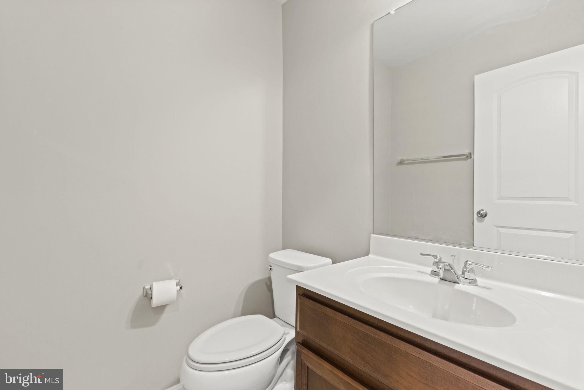 9808 Smithview Place Lanham, MD 20706 - Photo 18 of 22 Entry level half bath