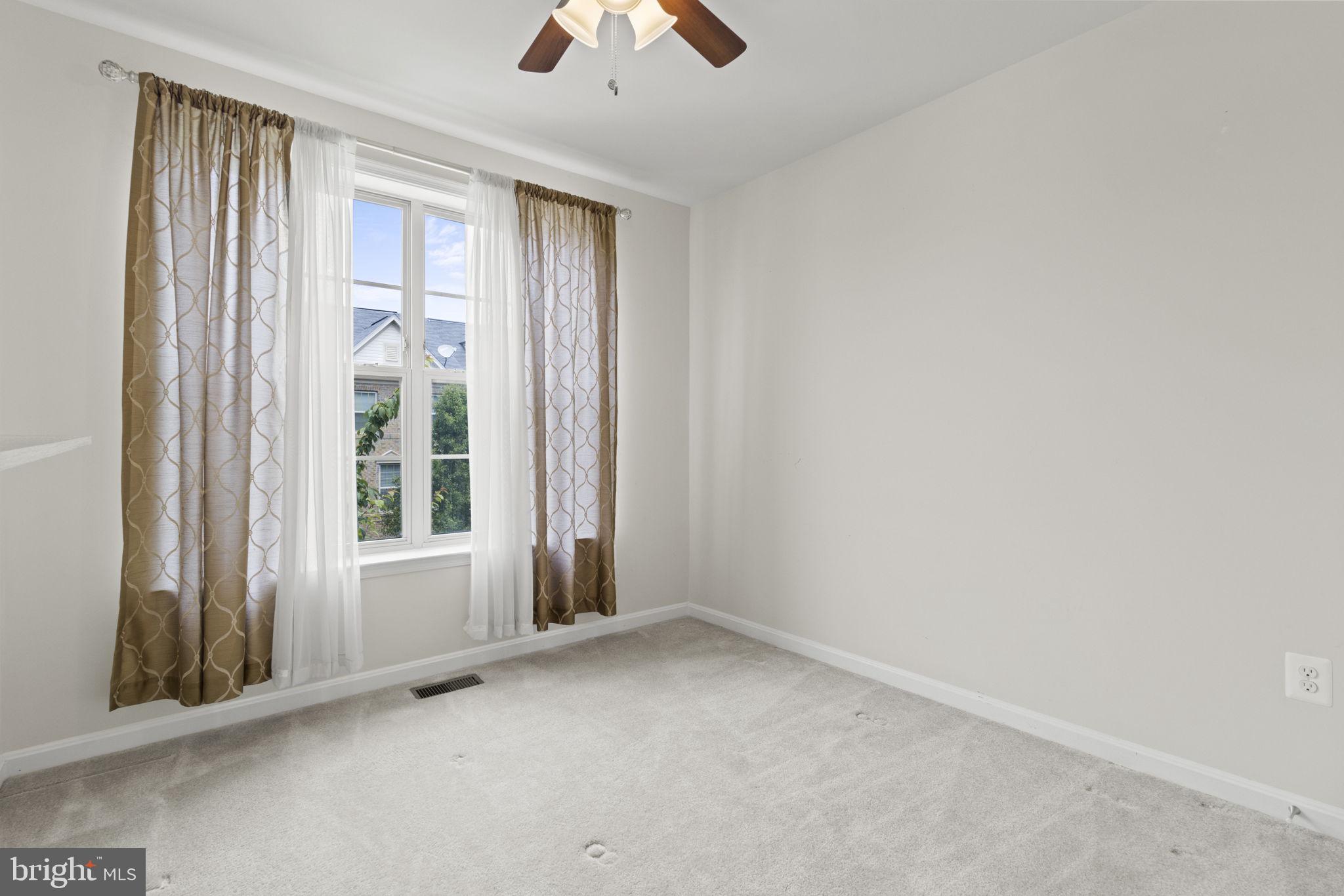 9808 Smithview Place Lanham, MD 20706 - Photo 9 of 22 3rd bedroom