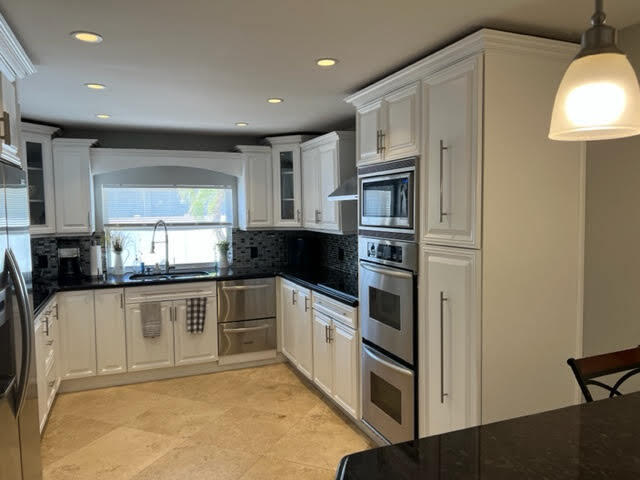 9957 Robins Nest Road Boca Raton, FL 33496 - Photo 10 of 22 Kitchen
