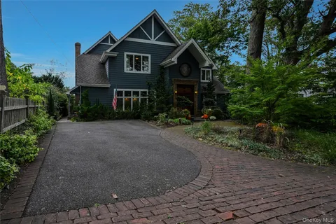 $1,289,000 | 35 Semon Road, Huntington, NY 11743