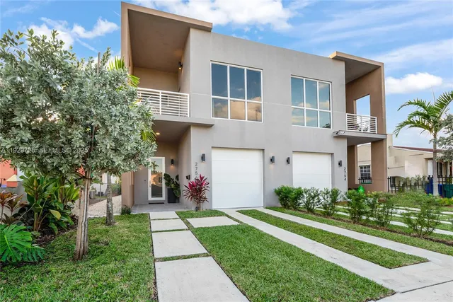 $1,395,000 | 2756 Southwest 34th Court, Unit B, Miami, FL 33133