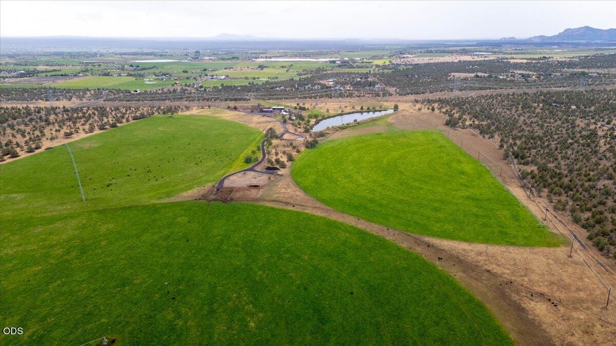 7995 Southwest Houston Lake Road Powell Butte, OR 97753 - Photo 5 of 70