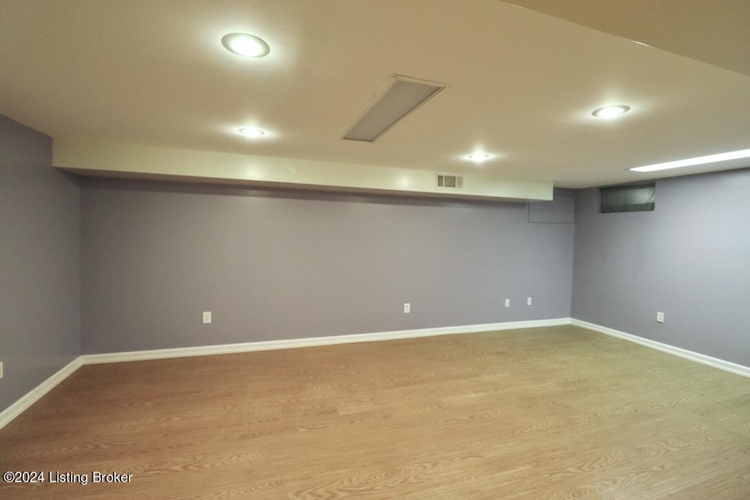 9009 Waltlee Road Louisville, KY 40291 - Photo 16 of 27 30
