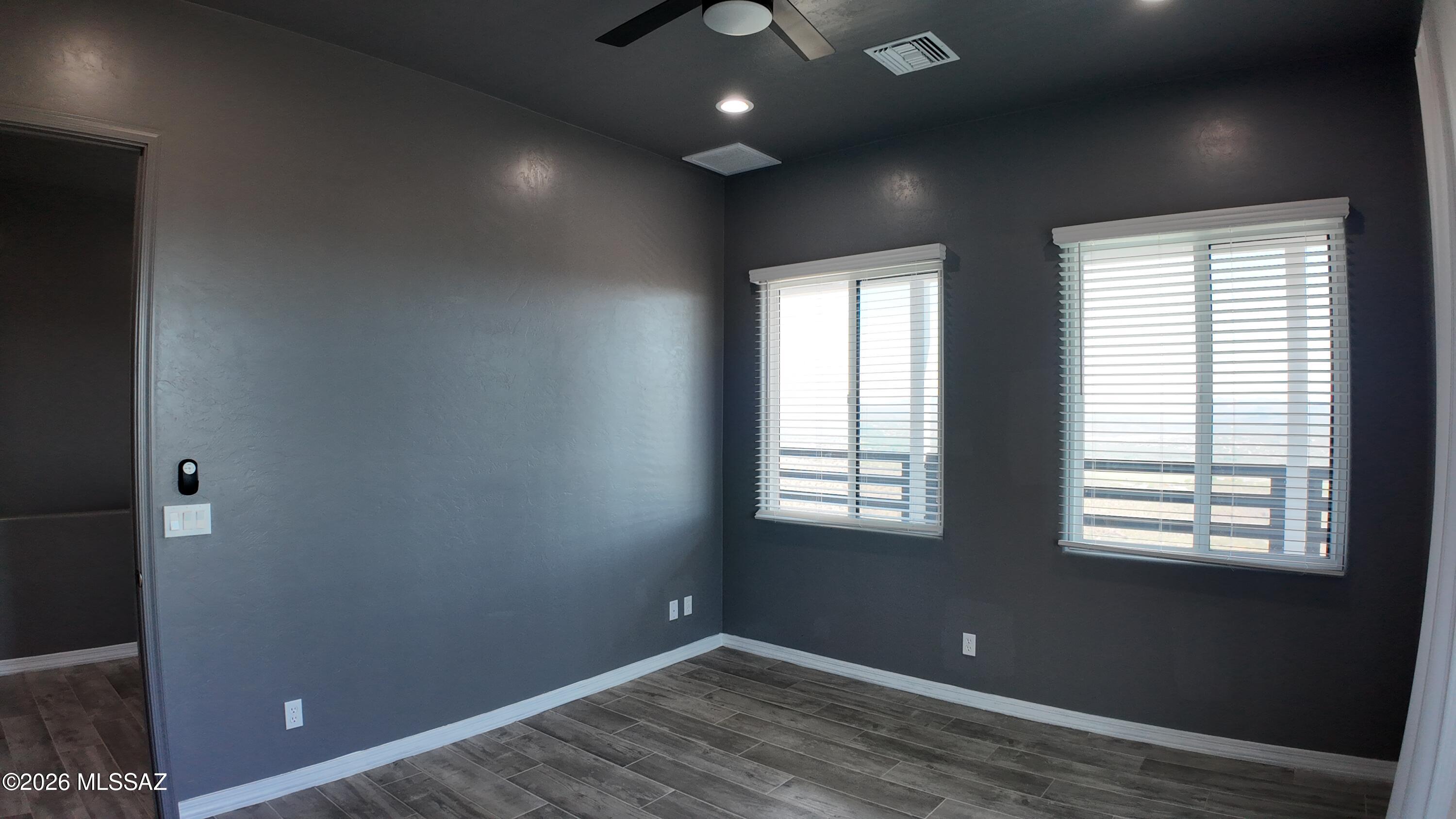 339 Circulo Chica Rio Rico, AZ 85648 - Photo 13 of 42 339 circulo chica master bed 14