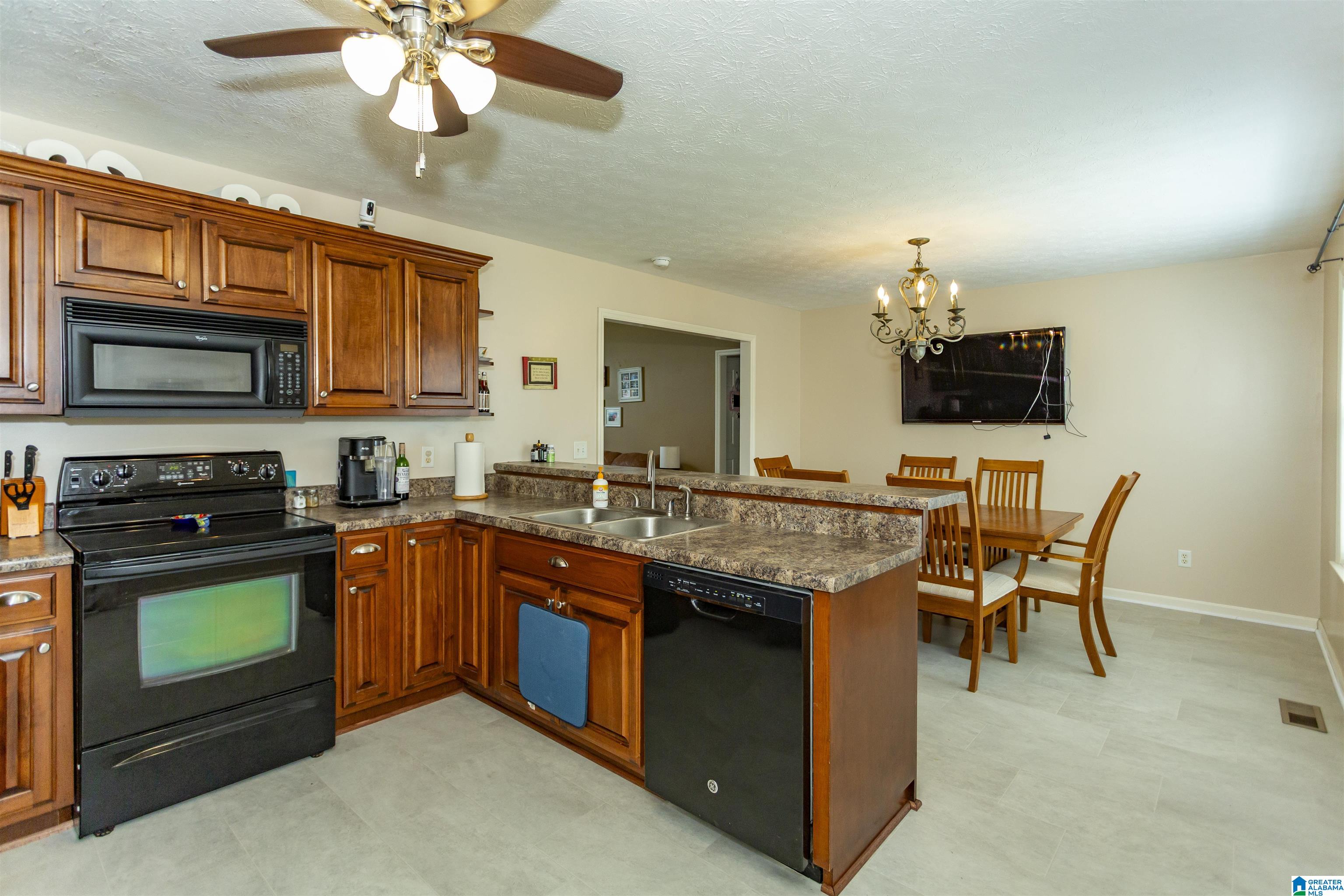 114 Deer Crossing Road Warrior, AL 35180 - Photo 10 of 22