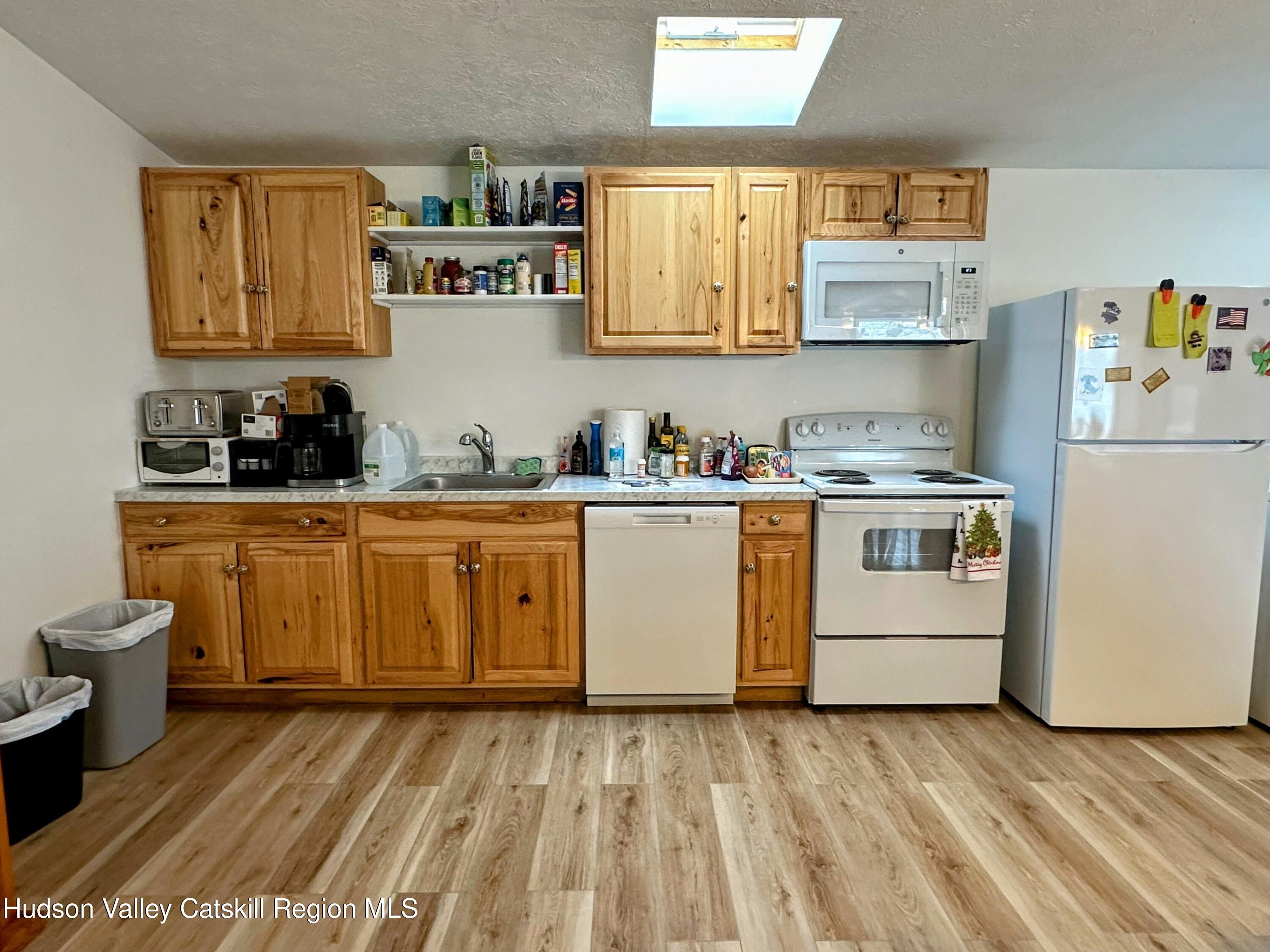 4 Delaware Avenue Hudson, NY 12534 - Photo 2 of 20 IMG_7333