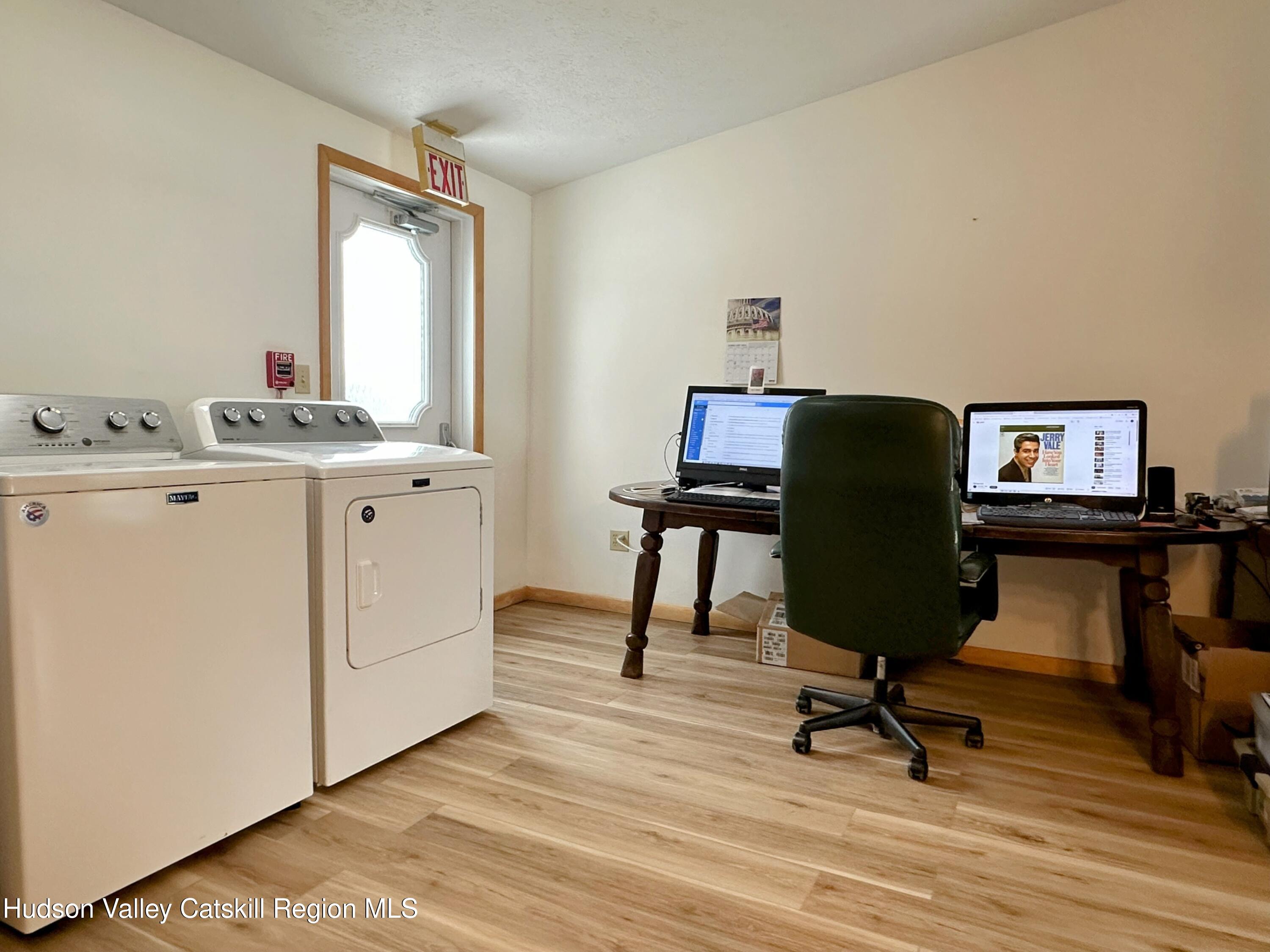 4 Delaware Avenue Hudson, NY 12534 - Photo 5 of 20 IMG_7334