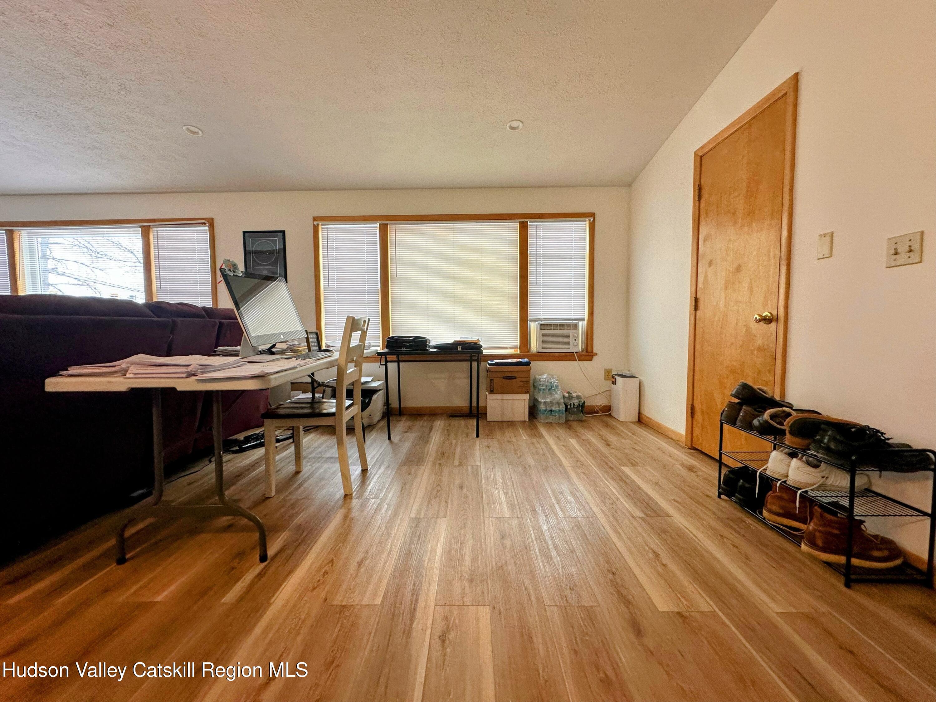 4 Delaware Avenue Hudson, NY 12534 - Photo 6 of 20 IMG_7341