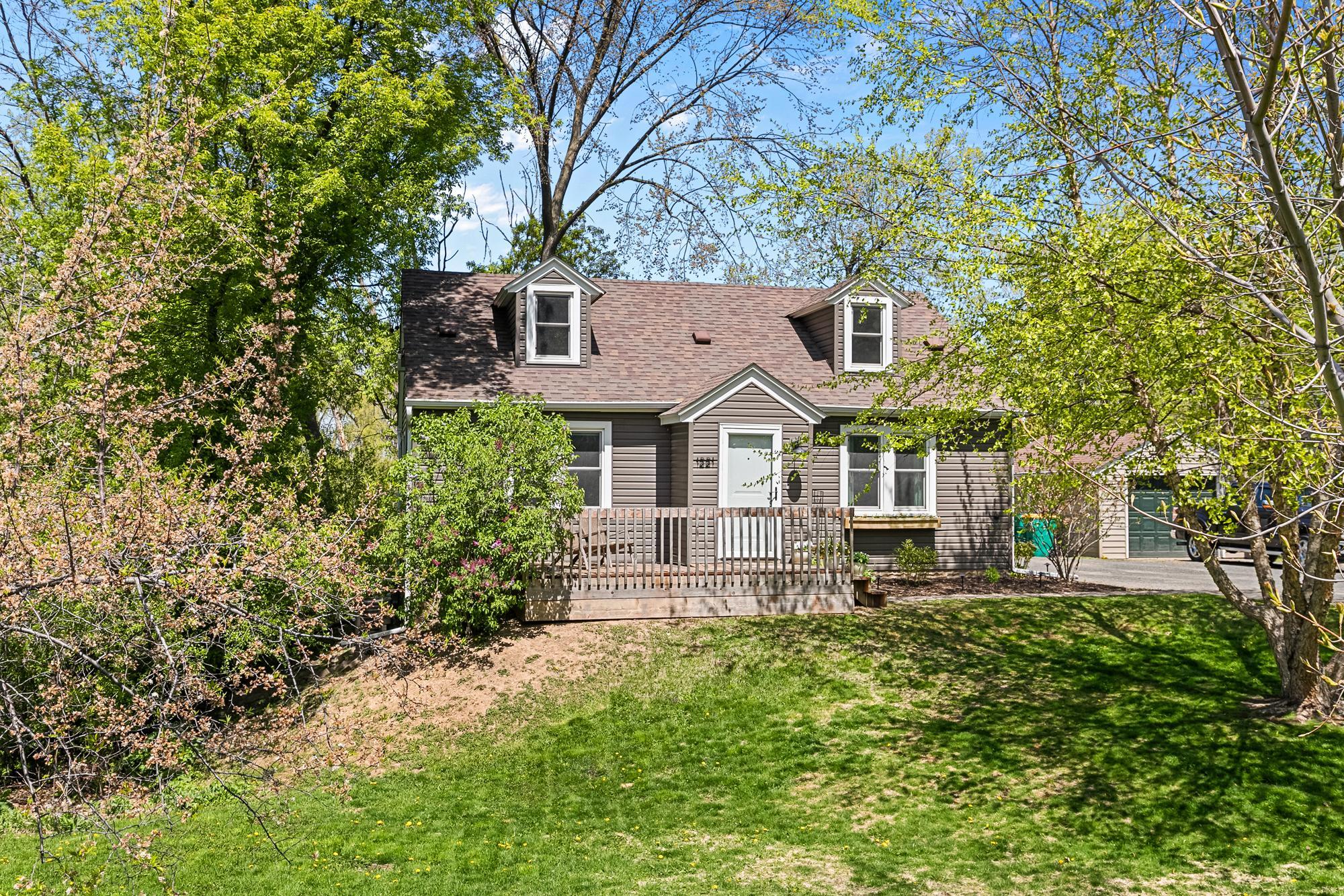 1221 County Rd D East Vadnais Heights, MN 55109 - Photo 3 of 36