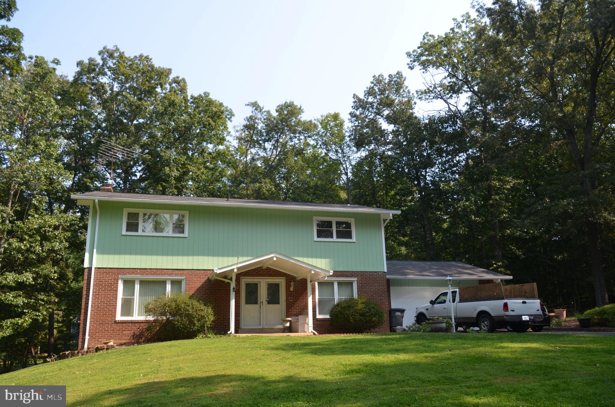 8055 Stillbrooke Road Manassas, VA 20112 - Photo 1 of 36 Gallery Image 1