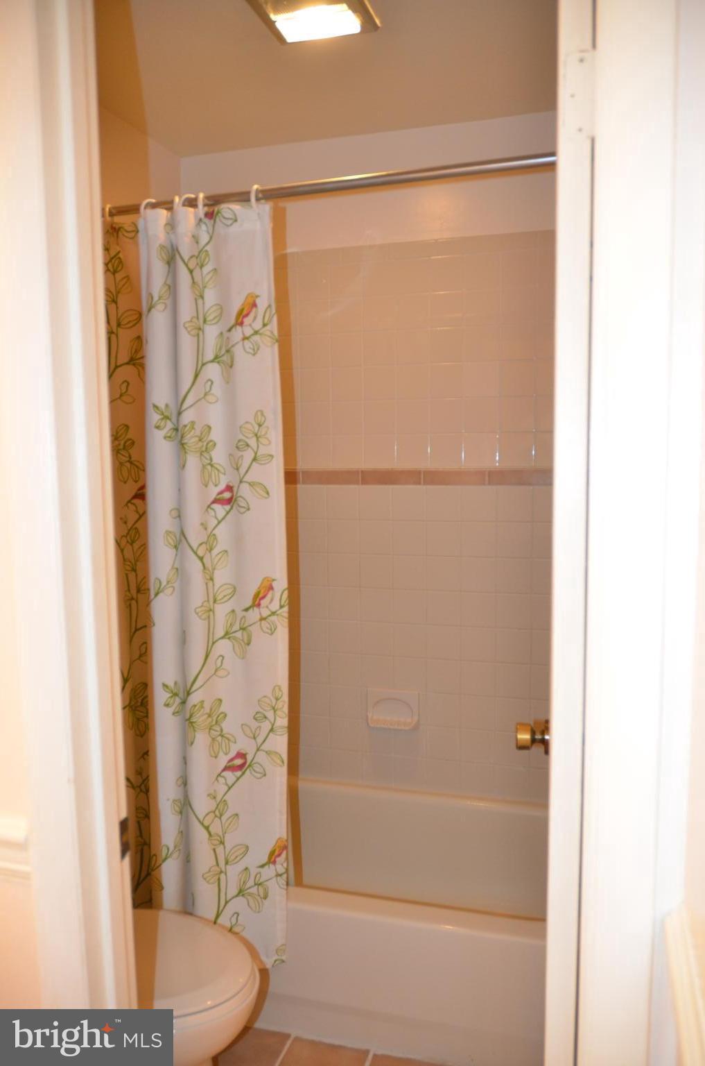 8055 Stillbrooke Road Manassas, VA 20112 - Photo 15 of 36 Primary Bath