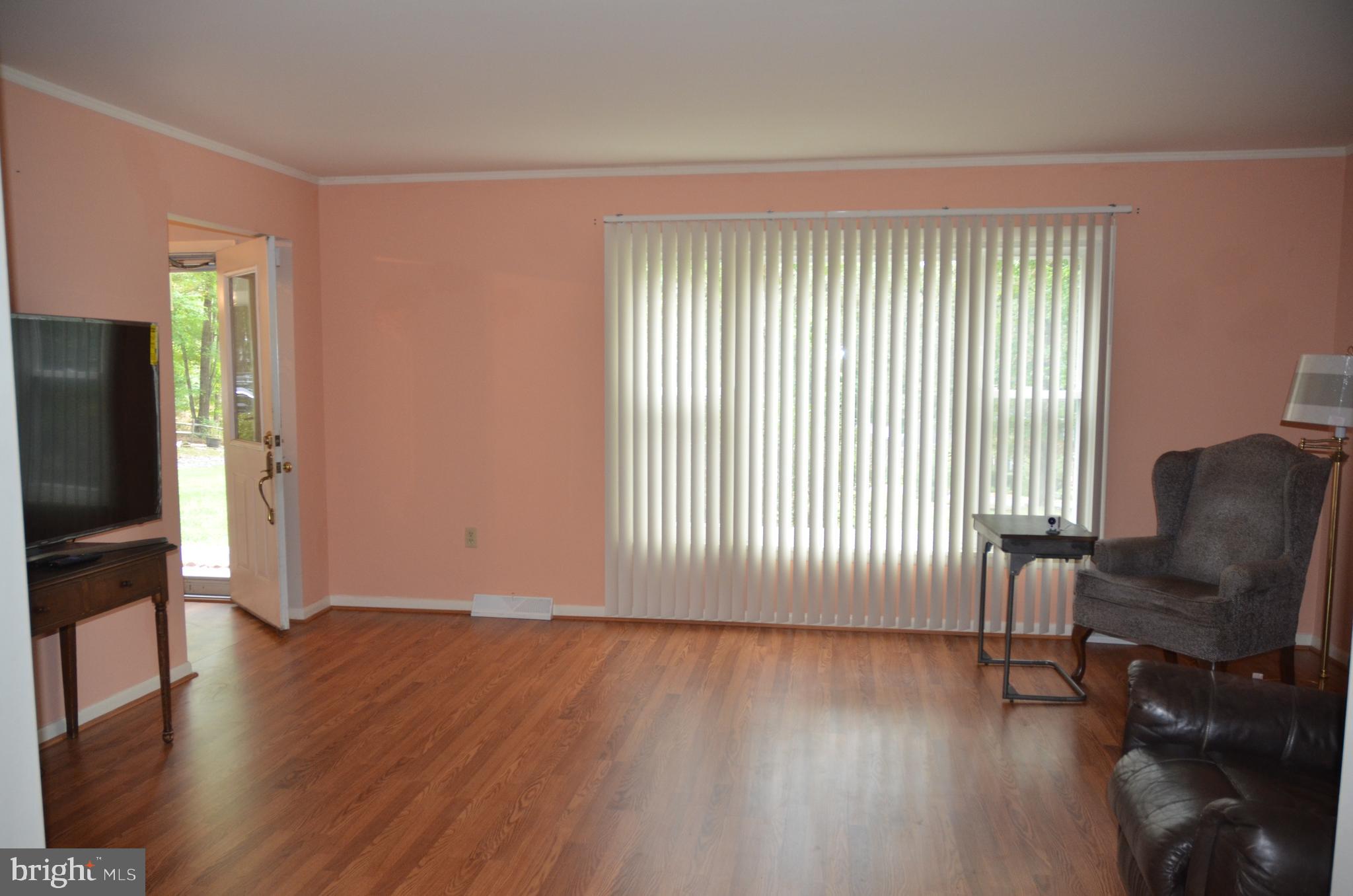 8055 Stillbrooke Road Manassas, VA 20112 - Photo 3 of 36 Living Room
