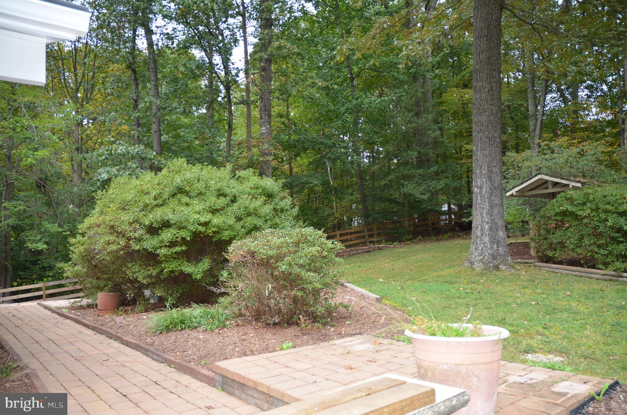 8055 Stillbrooke Road Manassas, VA 20112 - Photo 34 of 36 Side Yard