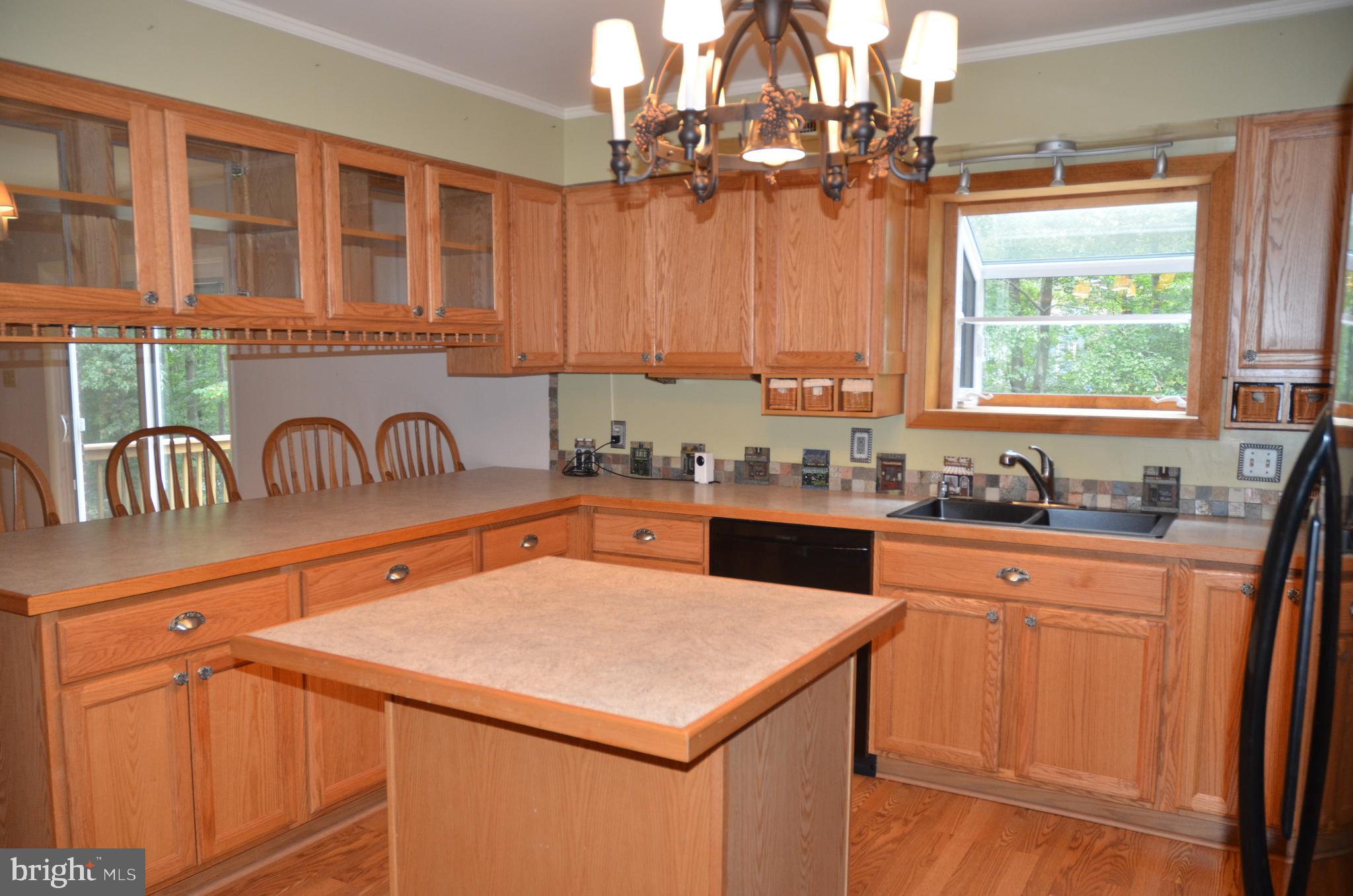 8055 Stillbrooke Road Manassas, VA 20112 - Photo 9 of 36 Kitchen