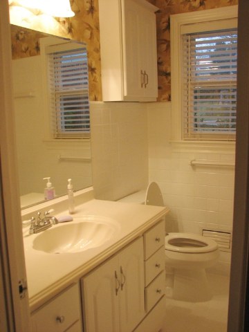 108 Lullwater Road Greenville, SC 29607 - Photo 8 of 9 Gallery Image 8