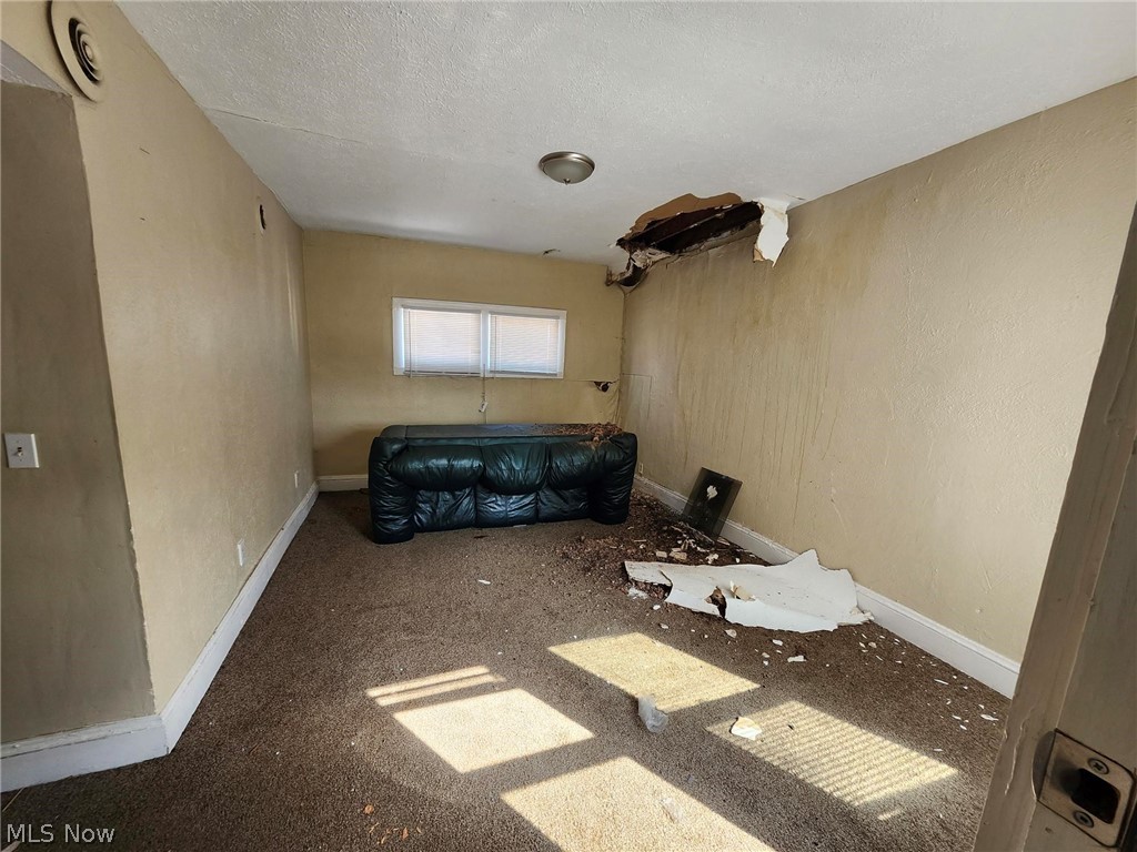 881 Eddy Road Cleveland, OH 44108 - Photo 23 of 36 Unit 9 - 3rd floor rear