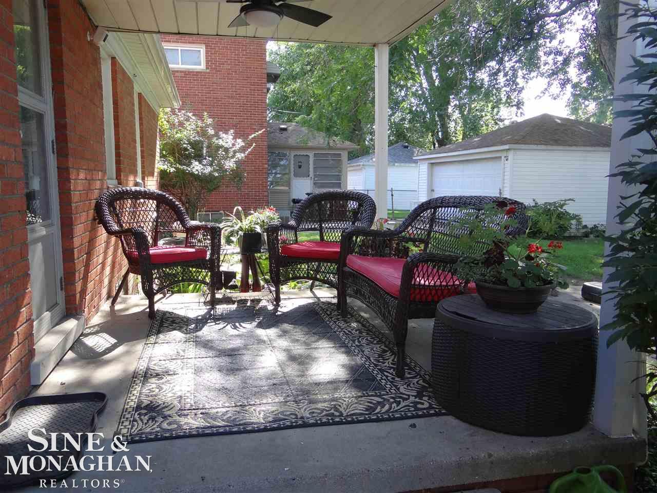 2037 Vernier Road, Unit 2041 VERNIER Grosse Pointe Woods, MI 48236 - Photo 37 of 38