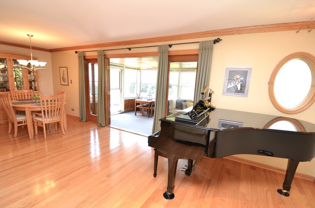 21W241 Canary Road Lombard, IL 60148 - Photo 13 of 25 Gallery Image 13