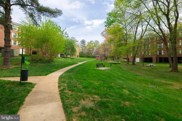 $2,500 | 7651 Tremayne Place, Unit 303, McLean, VA 22102