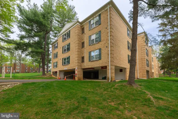 $2,500 | 7651 Tremayne Place, Unit 303, McLean, VA 22102