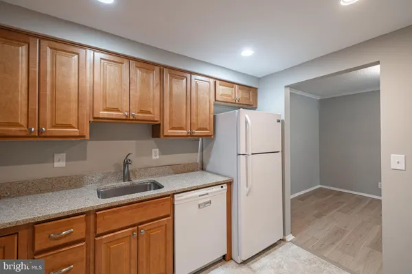 $2,500 | 7651 Tremayne Place, Unit 303, McLean, VA 22102