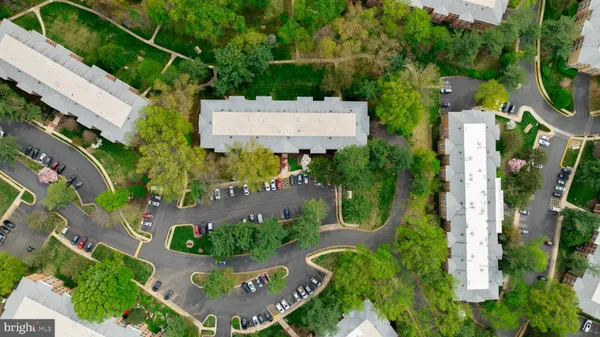 $2,500 | 7651 Tremayne Place, Unit 303, McLean, VA 22102