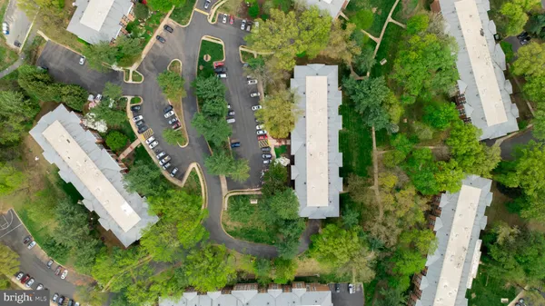 $2,500 | 7651 Tremayne Place, Unit 303, McLean, VA 22102