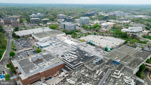 $2,500 | 7651 Tremayne Place, Unit 303, McLean, VA 22102