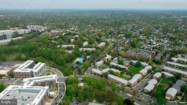 $2,500 | 7651 Tremayne Place, Unit 303, McLean, VA 22102