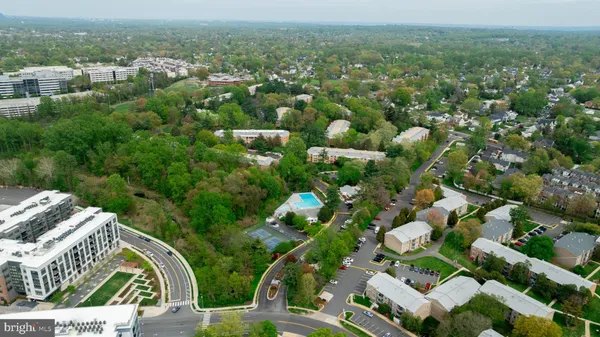 $2,500 | 7651 Tremayne Place, Unit 303, McLean, VA 22102