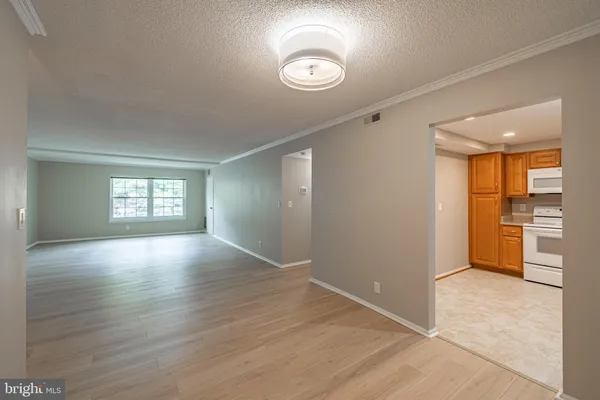 $2,500 | 7651 Tremayne Place, Unit 303, McLean, VA 22102