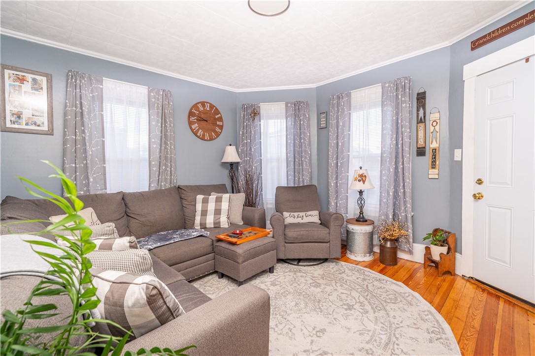 41 Verdun Street Woonsocket, RI 02895 - Photo 4 of 34