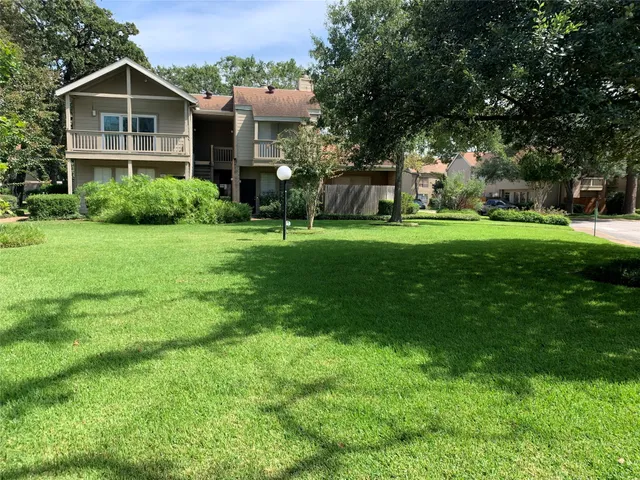 $1,780 | 2100 Tanglewilde Street, Unit 402, Houston, TX 77063