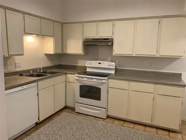 $1,780 | 2100 Tanglewilde Street, Unit 402, Houston, TX 77063