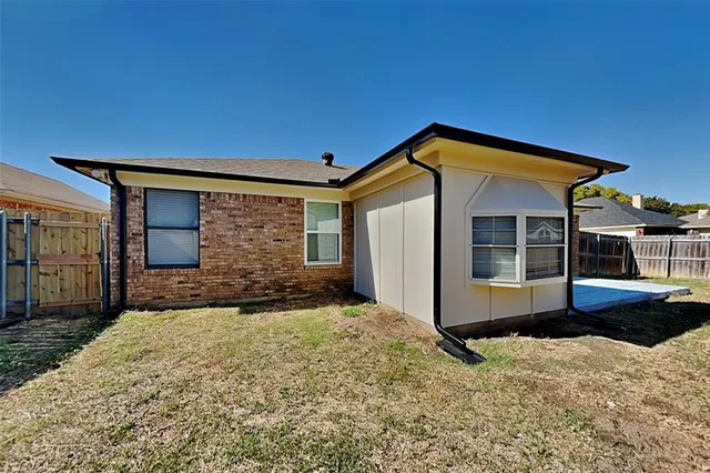 $1,995 | 7758 Clearbrook Court, Watauga, TX 76148