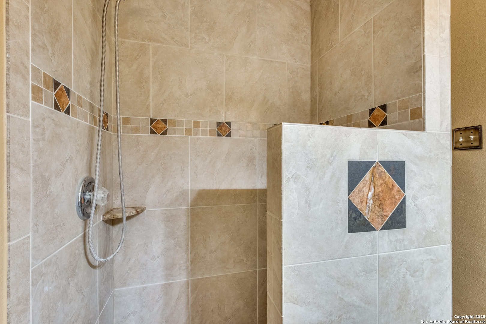 6106 Vance Jackson Road, Unit 46 San Antonio, TX 78230 - Photo 18 of 25 a bathroom with a shower