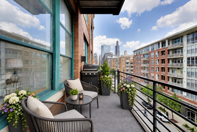 1016 West Madison Street, Unit 4S Chicago, IL 60607 - Photo 3 of 27 Gallery Image 3